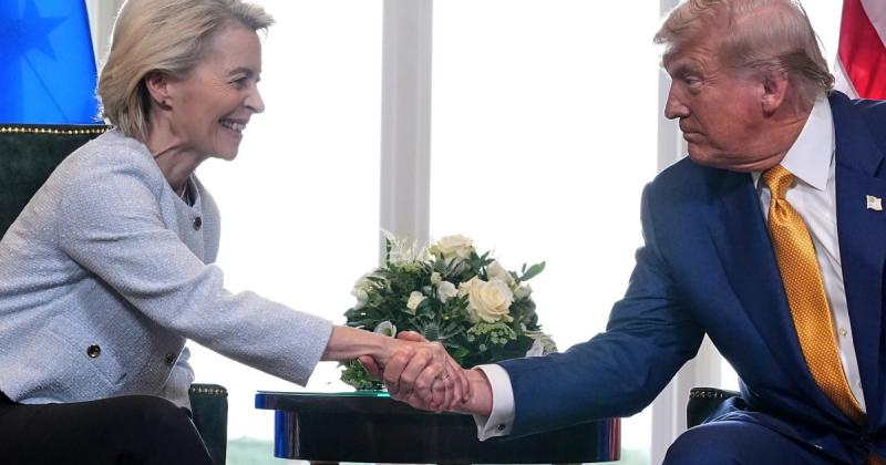 Valóban megtörtént-e, hogy Trump padlót mosott Ursulával?