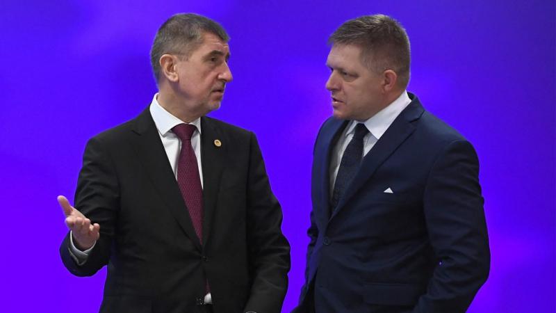 Orbán és Putyin is elégedetten bólintana, ha a cseh választások eredményeként két szlovák kormány alakulna.