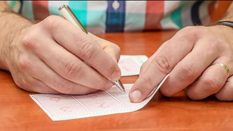 Íme, itt a várva várt pillanat: felfedjük a Hatoslottó 40. heti nyerőszámait! Ne hagyd ki a lehetőséget, hogy megtudd, vajon a te számaid között szerepelnek-e a nyerő kombinációk!