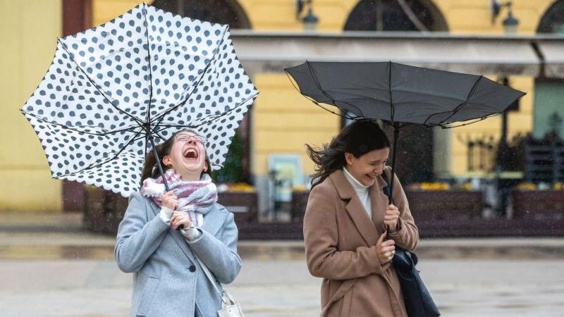 Az időjárás enyhülése várható, azonban október 23-án Miskolcon és környékén esőre és viharos szélre is számíthatunk! – hívja fel a figyelmet a meteorológiai szakértő.