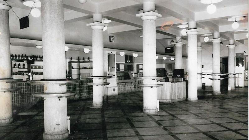 Kiscsillag, Kácsé, Fapad – egy étterem történetének varázslatos pillanatai. E három név nem csupán étkezési lehetőségeket rejteget, hanem egy olyan élményt is, amely az ízek és emlékek szövevényévé fonódik. 

A Kiscsillag nem csupán egy fogás, hanem egy é