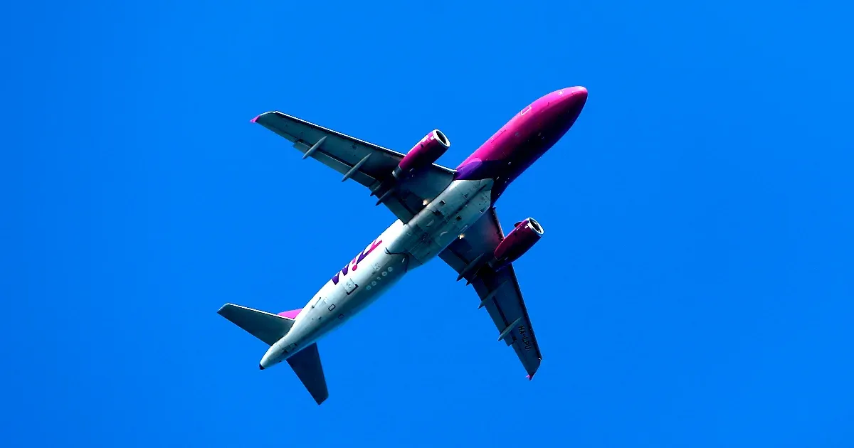 A Pozsony és Kassa közötti új légi járat létrejöttének hátterében olyan okok rejlenek, amelyek egészen Trianonig nyúlnak vissza. Ez a fejlesztés nem csupán egy újabb közlekedési lehetőséget kínál, hanem a két város közötti történelmi és kulturális kapcsol