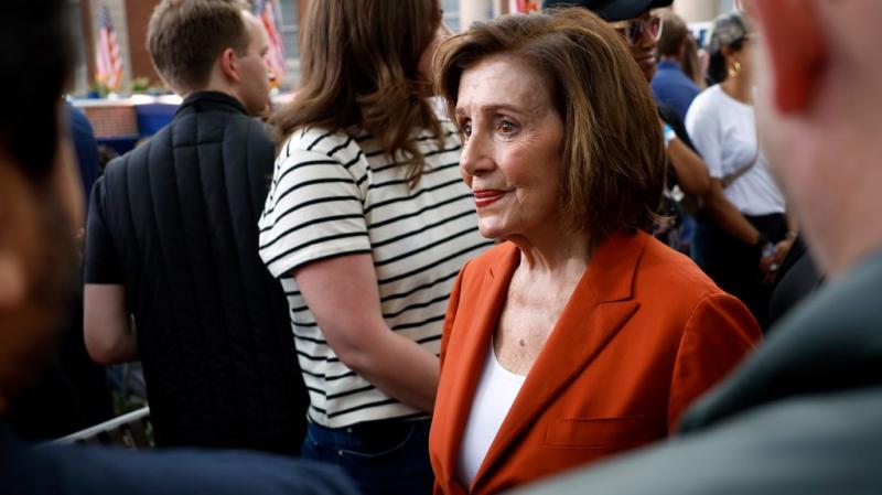 Nancy Pelosi súlyos sérülése miatt katonai kórházban hajtották végre a műtétet.