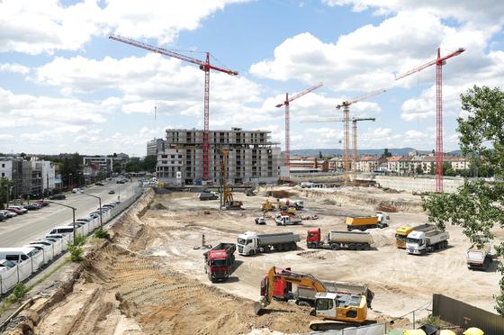 A Bosnyák téri túlépítés kapcsán egy NER-közeli beruházó különleges megoldásként a szakrendelői díjakkal kívánná rendezni a költségeket.