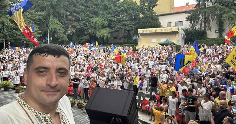 Politico: Az EU aggályait fejezte ki az új román elnökjelölt kapcsán, attól tartva, hogy túlságosan is Orbán Viktor politikai stílusára hasonlíthat.