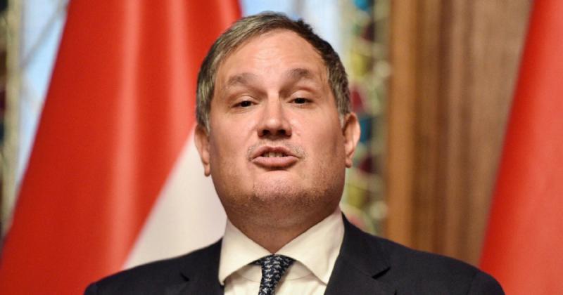 Para-Kovács Imre: Ha a Fidesz-KDNP-Titanicot nem szabadítja meg a jéghegytől egy hajszárító, az igazi tragédia lesz.