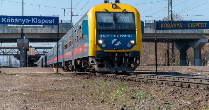 A MÁV felfüggesztette a Vonatinfó szolgáltatását, így mostantól nem áll rendelkezésre lehetőség a vonatok késéseinek nyomon követésére.