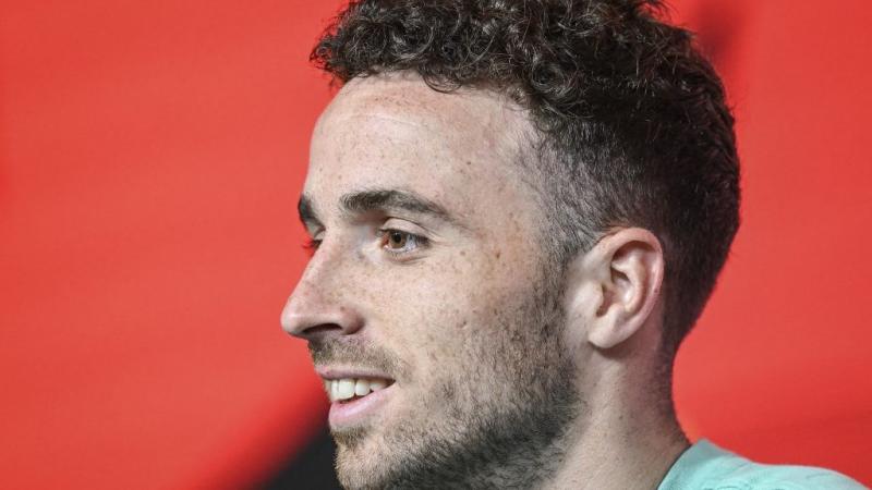 Diogo Jota: Egy kamionsofőr megcáfolja a rendőrségi jelentést | Rangadó

A közelmúltban kirobbant botrány középpontjában Diogo Jota áll, akinek ügyében egy kamionsofőr merész kijelentésekkel állt elő. A sofőr, aki szemtanúja volt a történteknek, vitatja a