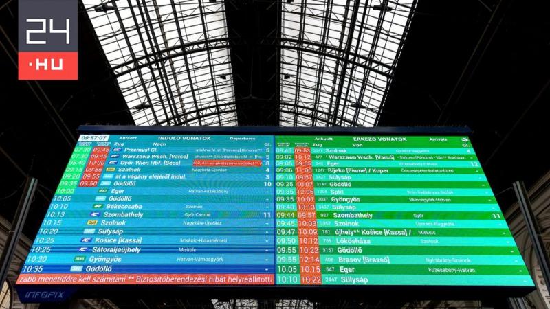 A MÁV nem csökkenti a hirdetési költségeit, derül ki a Hvg.hu cikkéből, amelyet a 24.hu is átvesz. Az állami vasúttársaság úgy tűnik, hogy a reklámokra szánt büdzséjét nem érintik a költségcsökkentési intézkedések. Az iparági szakértők szerint ez a lépés 