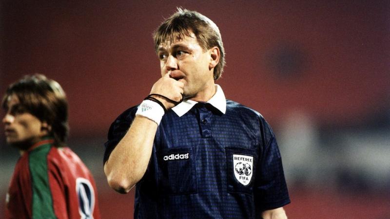 70 éve látta meg a napvilágot Puhl Sándor | Rangadó

Idén ünnepeljük Puhl Sándor születésének 70. évfordulóját, amely alkalomból emlékezünk meg a kiváló labdarúgó játékvezetőről. Puhl nemcsak a pályán nyújtott teljesítményével, hanem a sportra gyakorolt h