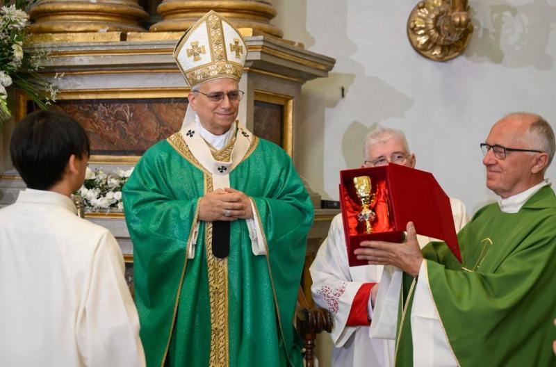 Leó pápa homíliája Castel Gandolfóban: Ma elengedhetetlen, hogy a szeretet forradalmát hirdessük - Vatican News

A pápai szentbeszéd középpontjában a szeretet ereje állt, amely képes átalakítani a világot. Leó pápa hangsúlyozta, hogy a mai társadalomban s