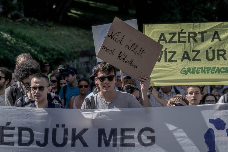 Miután 13 milliárd forintot elköltöttek, a Fertő-tavi projekt kulcsszereplői meglepetten csaptak a homlokukra.