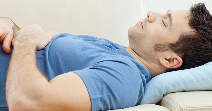 Délutáni pihenés: Jótékony hatások és lehetséges kockázatok - WEBBeteg

A délutáni szunyókálás sokak számára a nap egyik kellemes szertartása, amely frissítően hat a testre és a lélekre egyaránt. Azonban, mint minden jó dolognak, ennek is megvannak a maga