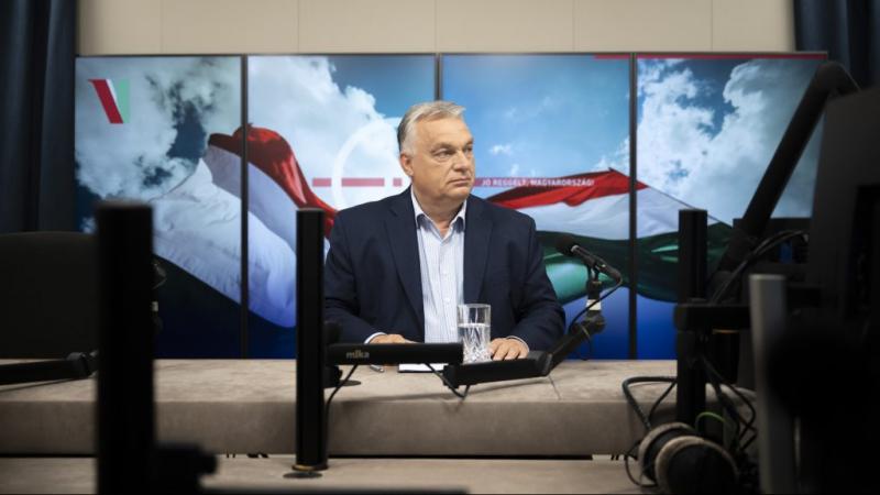 Orbán: Egymillió családban emelkedik a jövedelem | 24.hu

Orbán Viktor bejelentette, hogy egy millió család jövedelme növekedésnek indult. A kormányfő hangsúlyozta, hogy ez az eredmény a gazdasági intézkedéseknek és a támogatásoknak köszönhető. A cél, hog