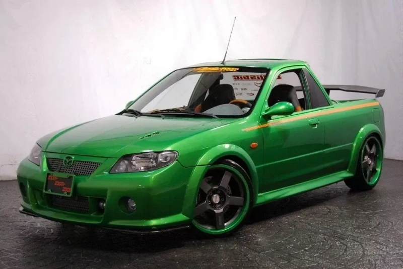 Felfedeztünk egy különleges csemegét az eBay-en: egy régi, elfeledett Mazda 323F tuningolt pickupot kínálnak eladásra! -- Totalcar