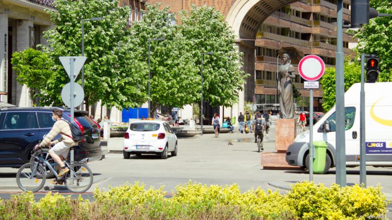 Hőségriadó: Szerdán az ország területén akár 36 fokra is felkúszhat a hőmérséklet, és légmozgásra sem igazán számíthatunk - értesült a Pénzcentrum.