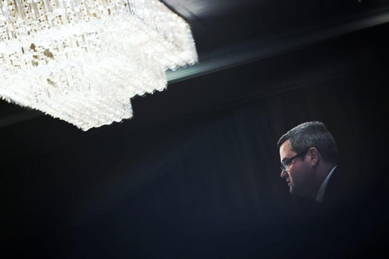 A Magyar Orvosi Kamara bírálatot fogalmazott meg Takács Péter tevékenységével kapcsolatban, hangsúlyozva, hogy az általa végzett munkák és nyilatkozatok aláássák az orvosok iránti közbizalmat.