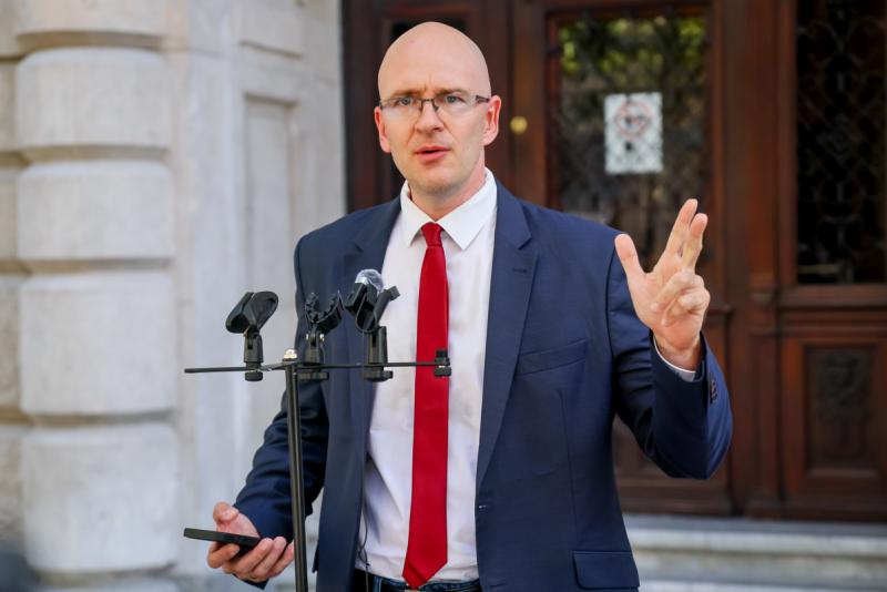 A DK és a Mi Hazánk párt képviselői is elismerték, hogy tévedéseket követtek el a devizahitelesek problémájával kapcsolatban - számolt be róla az Alfahir.hu.