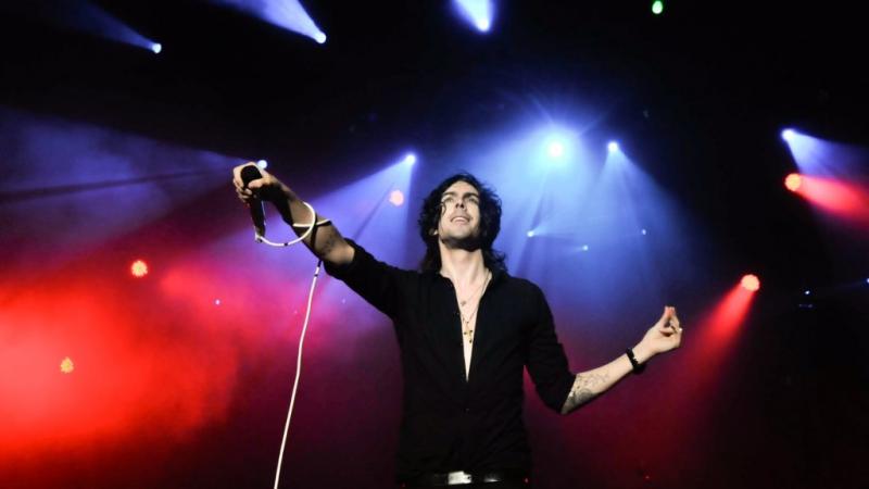 „Te és a lányod az én világom részei vagytok” – egy zenész sosem hagyja, hogy a föld magával ragadja.