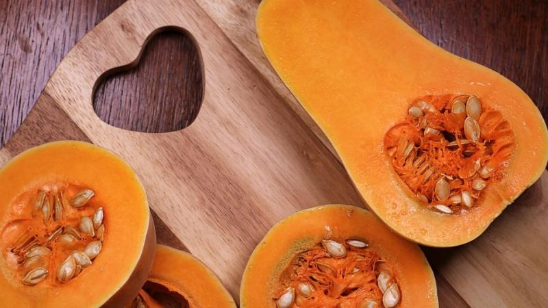 A sütőtöktermesztés Magyarországon virágzik, és egyre nagyobb népszerűségnek örvend. Az őszi hónapok érkezésével a mezőgazdasági táj színpompás színekbe öltözik, a gazdák pedig lelkesen készülnek a betakarításra. Az ízletes és tápláló sütőtök nem csupán a