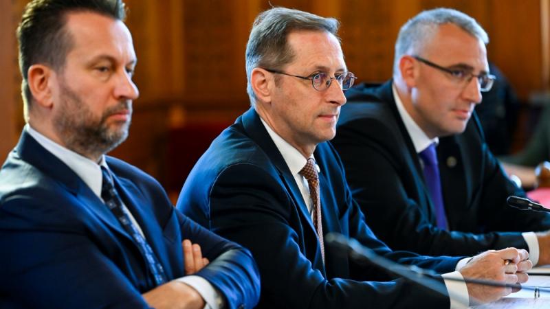 Nyomás alatt a központi bank: olyan kamat-előrejelzés látott napvilágot, amelyre korábban még sosem volt példa.