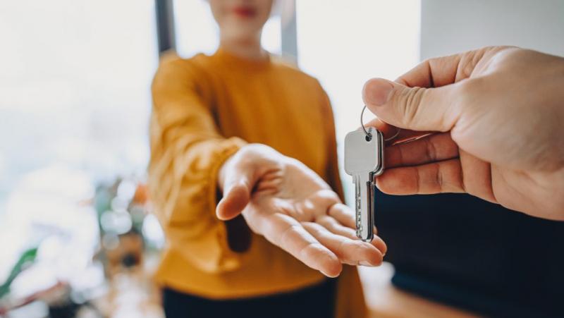 A MOSZ javaslatot tett az otthonteremtési támogatás kibővítésére, amely célja, hogy még szélesebb körben segítse a lakásvásárlásra vágyókat. A tervezett intézkedések révén több család számára válhat elérhetővé az álomotthon megvalósítása. A támogatás kite