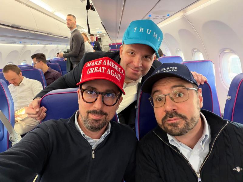 Megkezdte útját a washingtoni kegyencjárat.