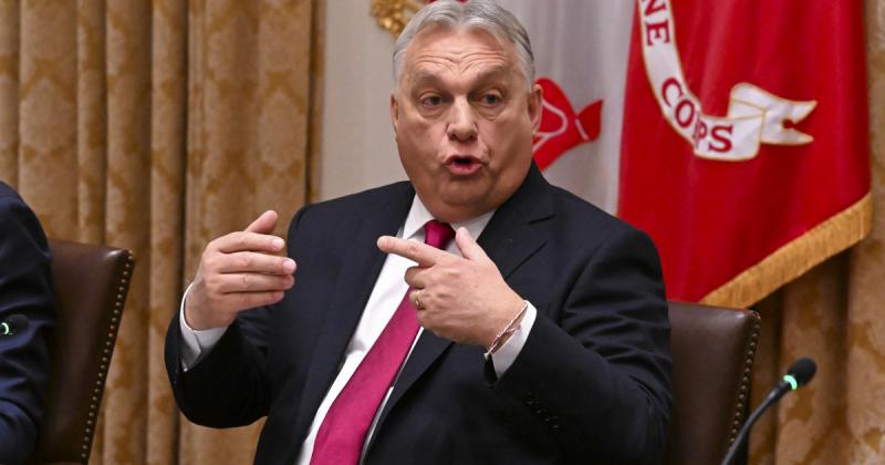 Rejtett üzenet? - Titokzatos karkötő díszítette Orbán Viktor csuklóját, amikor Washingtonba látogatott.