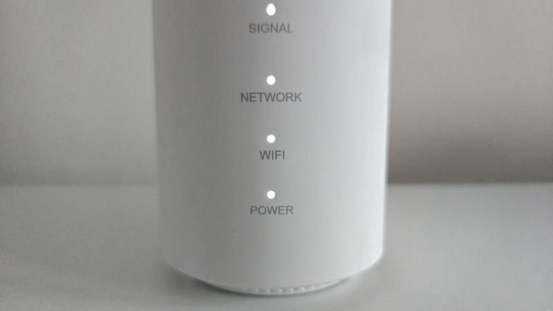 Íme néhány kreatív mód arra, hogy gyors wifit varázsoljon otthonába anélkül, hogy vezetékes internetre kellene előfizetnie:

1. **Mobil adatmegosztás**: Ha van okostelefonja, használhatja annak mobil adatkapcsolatát. Aktiválja a hotspot funkciót, és máris