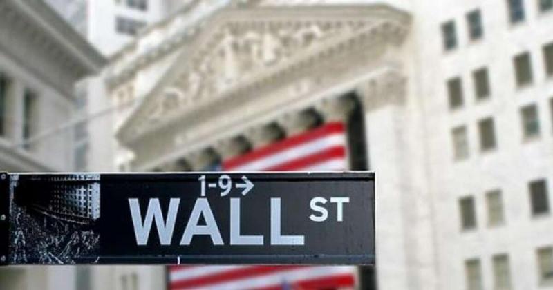 Az amerikai tőzsdék nyitása nem éppen zökkenőmentes, és a helyzetet tovább bonyolítja, hogy az olaj ára csökkent.